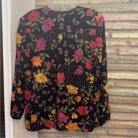 Index by Melrose Vintage Colorful Floral Open Front Blazer Cardigan
Size Medium - Picture 5 of 10